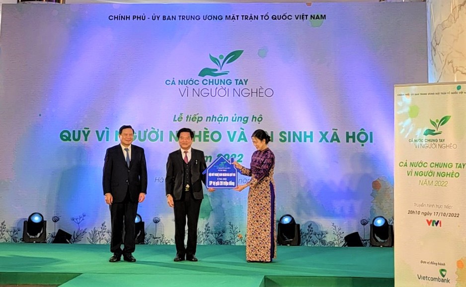 Hội Mỹ nghệ Kim hoàn Đá quý Việt Nam (VGJA) ủng hộ Quỹ “Vì người nghèo" năm 2022