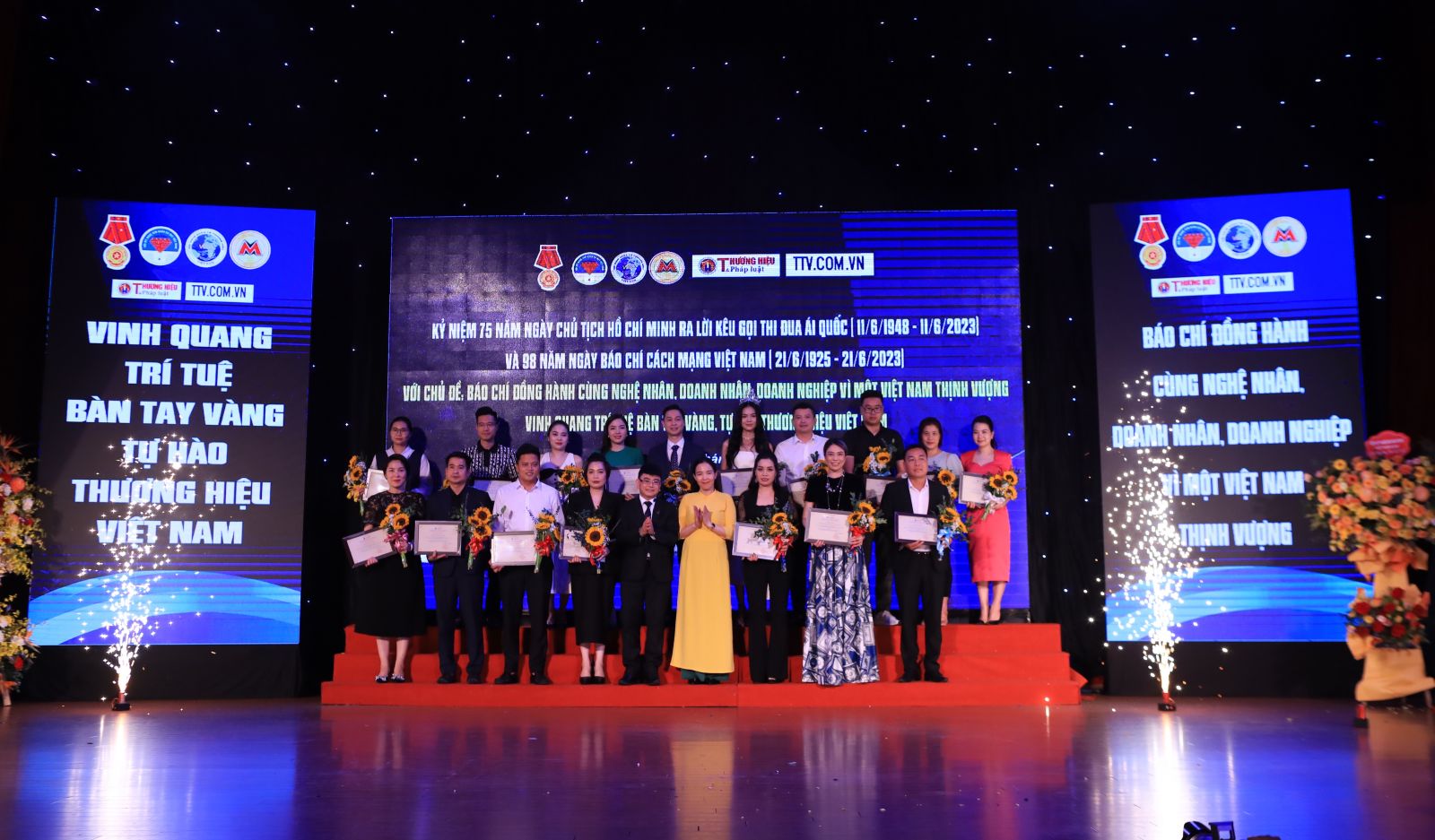 Kỉ niệm 10 năm thành lập Hội Nghệ nhân và Thương hiệu Việt Nam: Phát huy tâm đức và tài năng của nghệ nhân, doanh nhân trong thời kỳ hội nhập kinh tế quốc tế